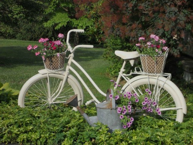 vintage bike garden