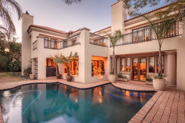 This five bedroom and four bathroom home in Silver Lakes is in the market for R7.5 million. 