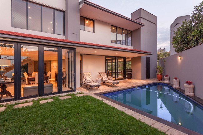 This three bedroom, three bathroom Lakes House in Lombardy Estate is in the market for R4 650 000 million.