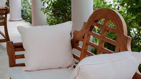  How to care for your outdoor wooden furniture