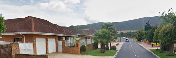 Plattekloof and Burgundy area and property guide