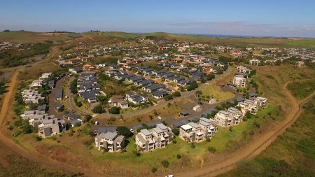 Palm Lakes Estate