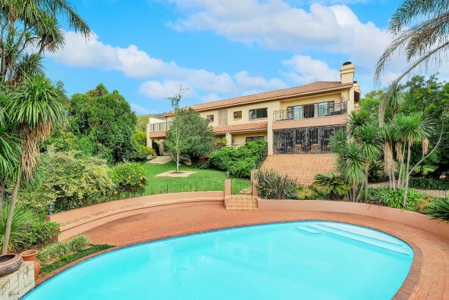 4 bedroom house for sale in Northcliff | Price tag: R 5 500 000