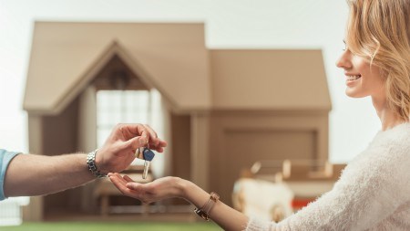 Tips for single women buying their first home