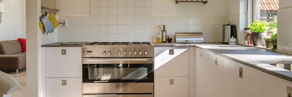 3 inexpensive ways to upgrade your kitchen & bathroom
