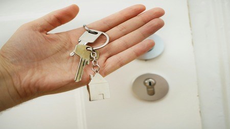 Lower cash vs higher bond offer, how to weigh the benefits