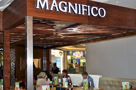 Coffee at Magnifico Bistro Canal Walk