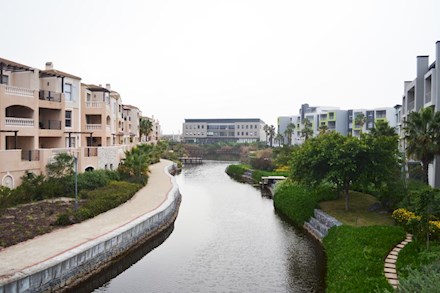 Waterfront property in Canal Walk, Cape Town