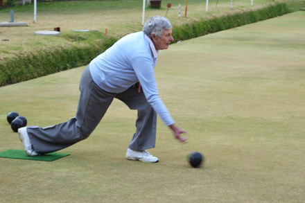 Person playing bowls in Boksburg