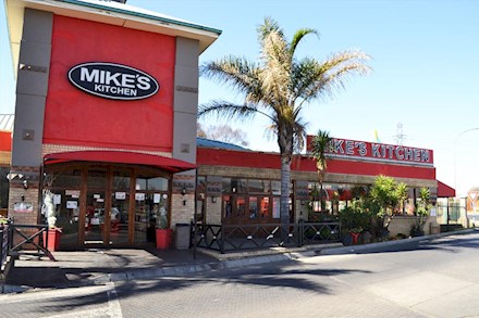 Mike's Kitchen restaurant in Springs