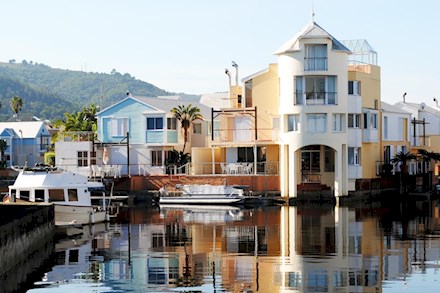 Homes on the waterfront in Knysna