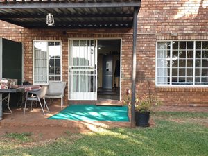 2 Bed Duplex in Doornpoort and surrounds