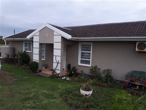 3 Bedroom House in Kaysers Beach