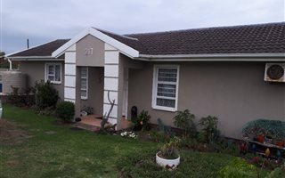 3 Bedroom House in Kaysers Beach