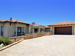 4 Bed House in Whale Rock Heights