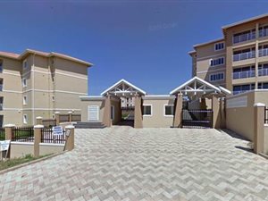 3 Bed Apartment in Newlands West
