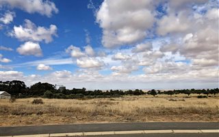 933 m² Land available in Darling