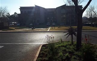 1651 m² Office Space in Zwartkop