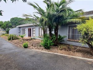 5 Bed House in Strand South