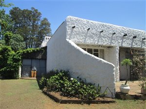 4 Bed House in Schuinshoogte