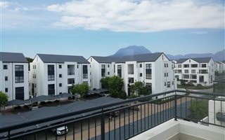 2 Bedroom Apartment in Somerset Ridge