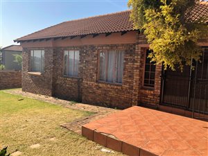 3 Bed House in Thatchfield