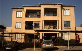 2 Bedroom Apartment in Weltevreden Park