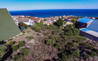 1032 m² Land available in Dana Bay