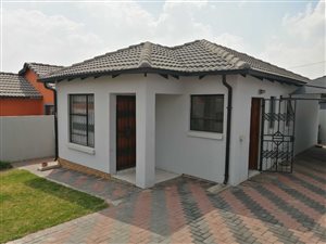 3 Bed House in Bloubosrand