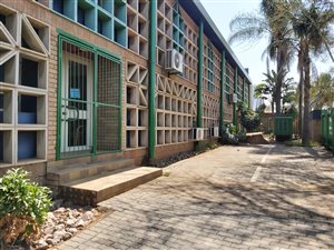 1148 m² Industrial space in Waltloo