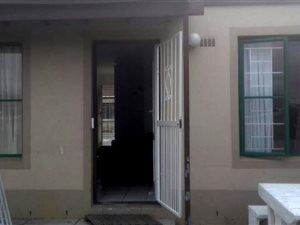 2 Bedroom Apartment in Tableview