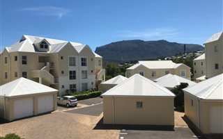 2 Bedroom Apartment in Hout Bay and surrounds