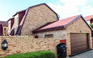 3 Bedroom Townhouse in Willowbrook