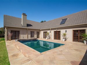 4 Bed House in Poortview