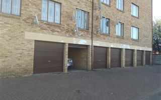 2 Bedroom Apartment in Randfontein Central