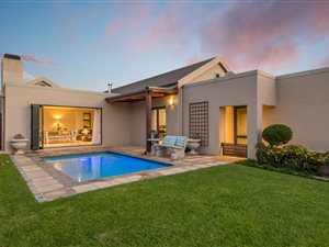 3 Bed House in Kelderhof Country Village