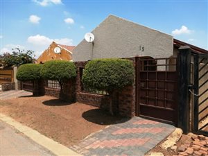 3 Bed House in Nellmapius