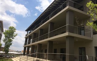 76 m² Commercial space in Hazeldean (Silverlakes Surroundings)