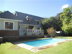 4 Bed House in Graaff Reinet