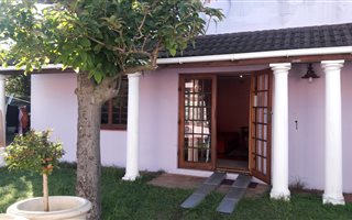 1 Bedroom Garden Cottage in Pinelands