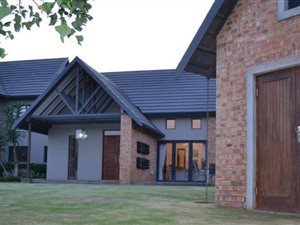4 Bed House in Cotswold Downs Estate