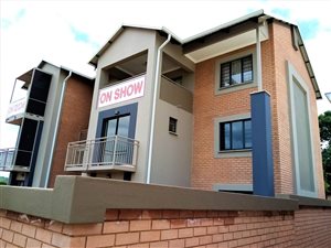 2 Bed Townhouse in Roodeplaat