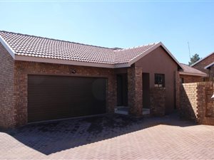 3 Bed Duet in Kameeldrift East
