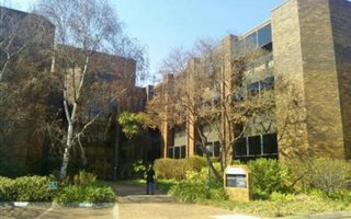 204 m² Office Space in Ormonde