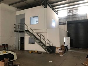 300 m² Commercial space in Briardene