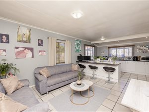 3 Bed House in Grassy Park
