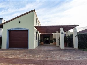 3 Bed House in Whale Rock