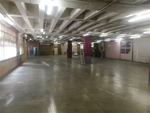 1300 m² Industrial space in New Centre