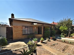 4 Bed House in Rewlatch
