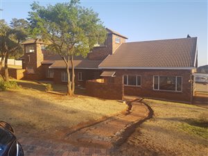1.8 ha Farm in Golf View